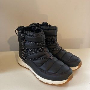 Brand New The North Face Women's ThermoBall Lace Up Winter Boots